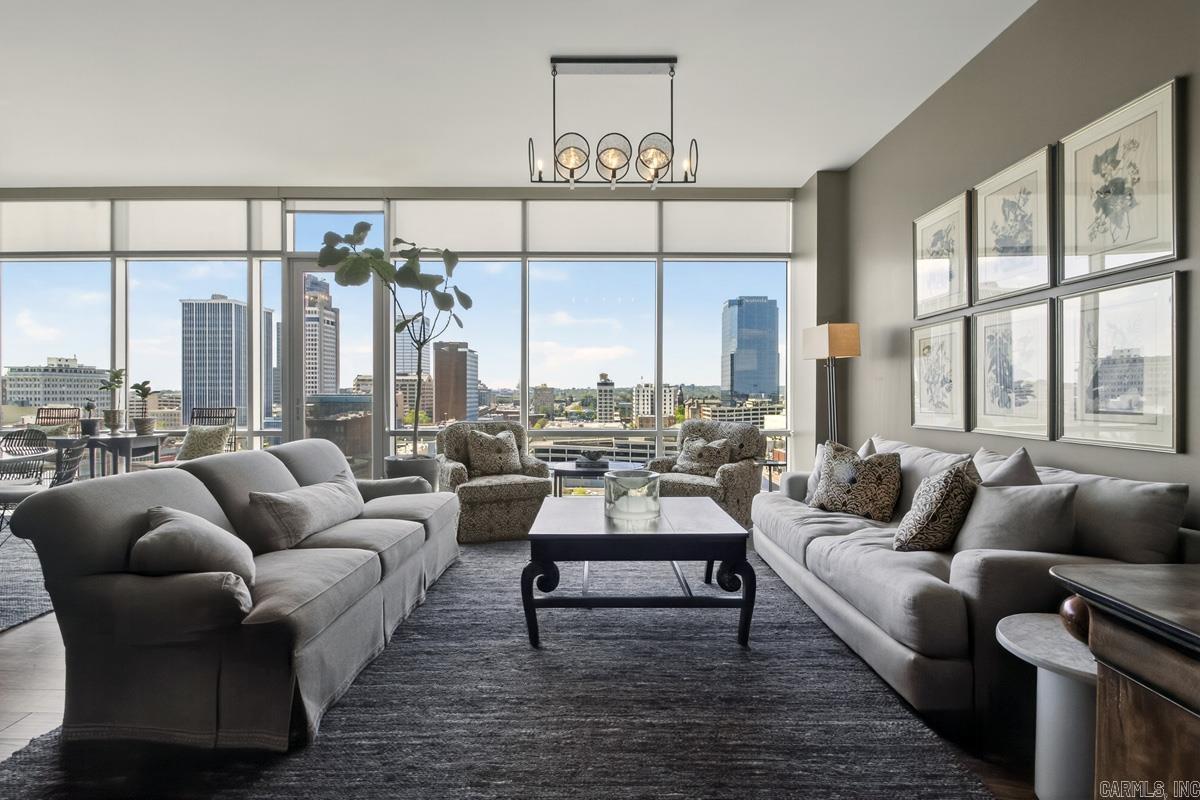 300 THIRD HPR - Residential