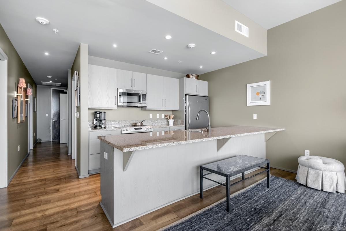 300 THIRD HPR - Residential