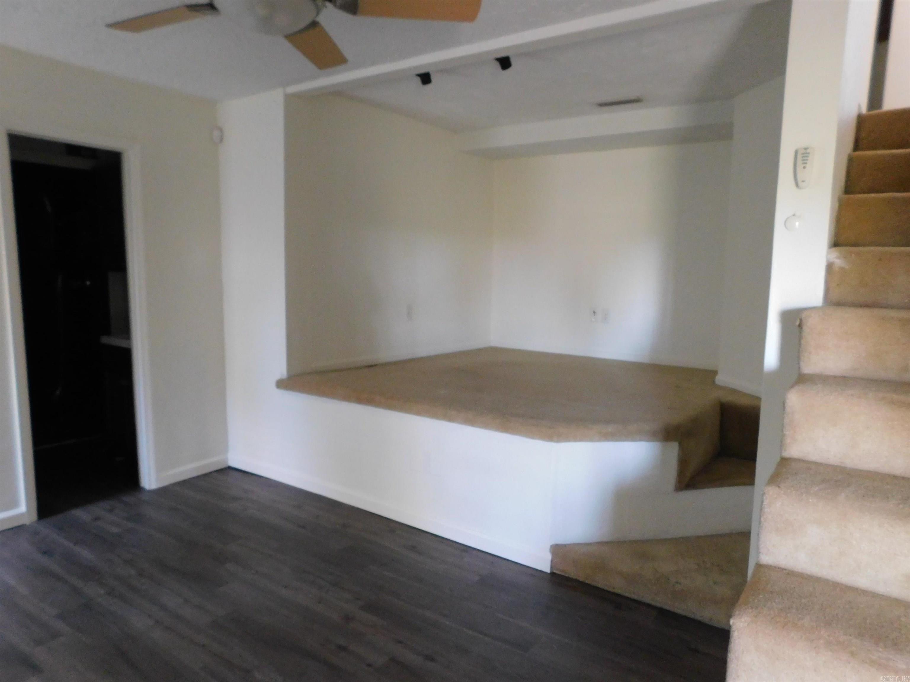 Pleasant View L-1 - Residential Lease