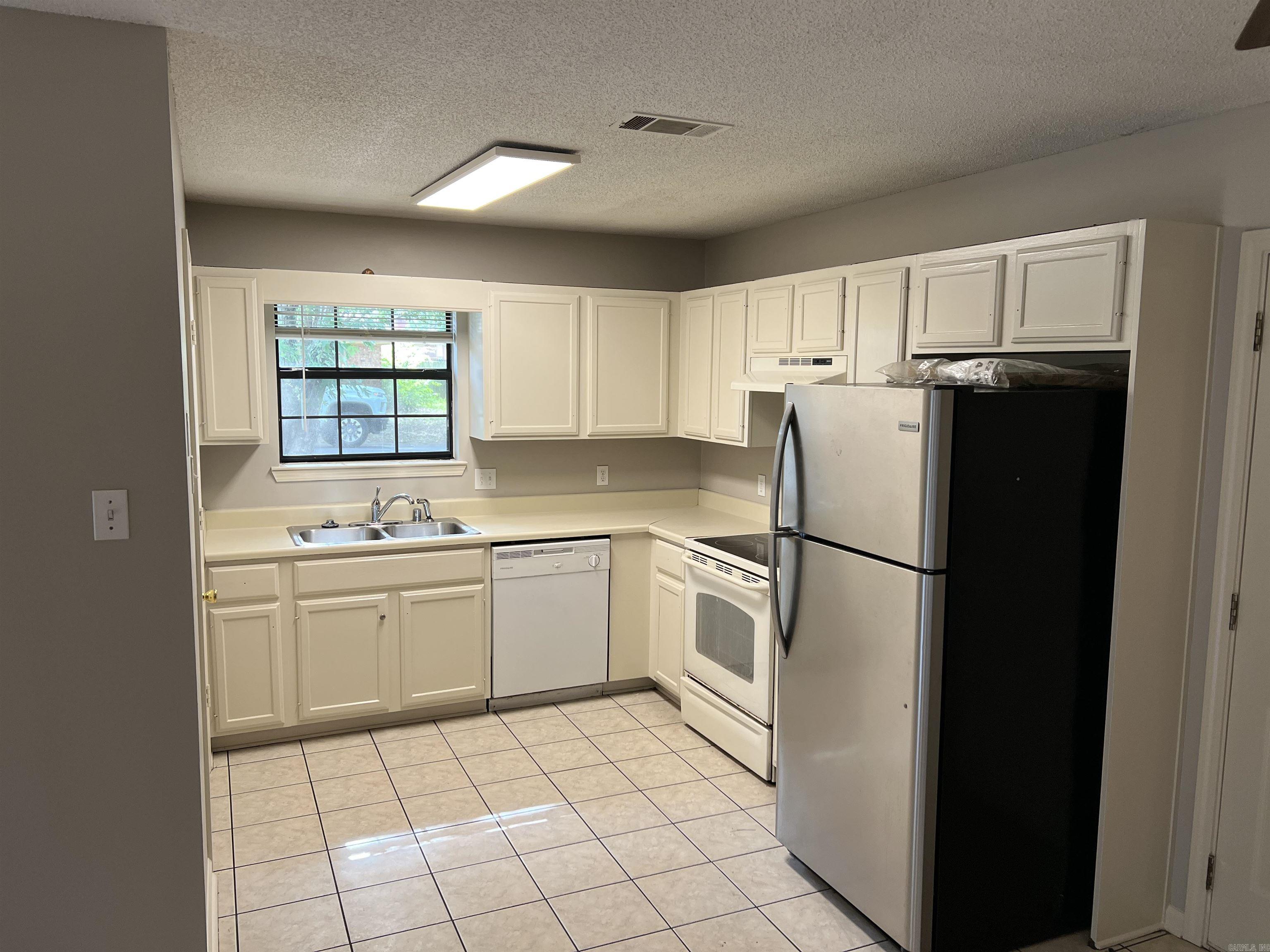 Rain Tree - Residential Lease