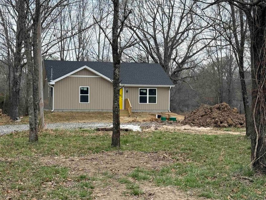 New construction on Little Red River with new boat dock. This 2 bed 2 bath home was built with 4 extra bunk beds in the living rm area for extra guest. This well-designed home is minutes from Henry Gray Hurricane and White river just minutes away. This is the outdoors man paradise with river and all the public land around. Home is not all the way finished but should be in a week or two.