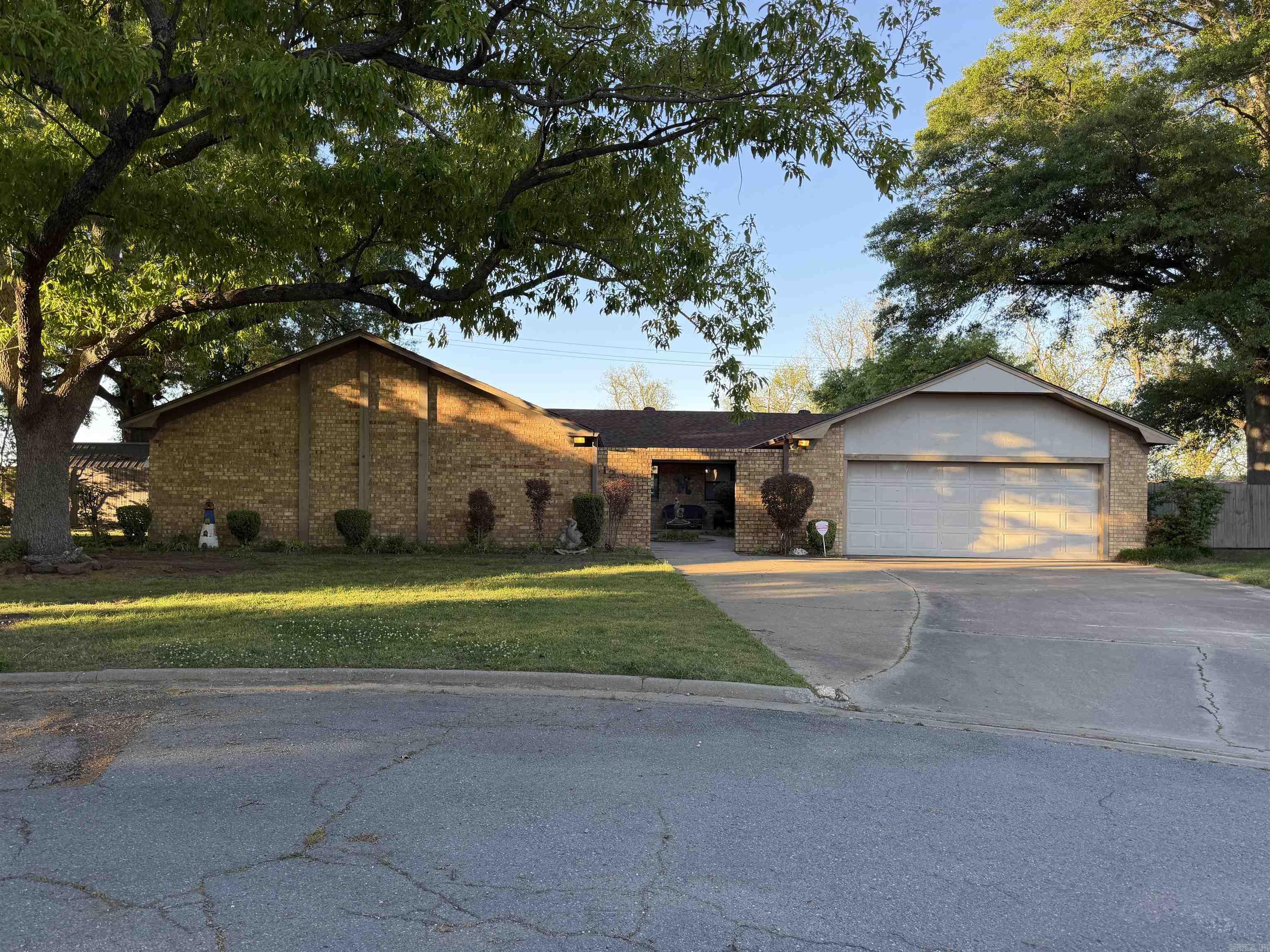 Pine Crest - Residential