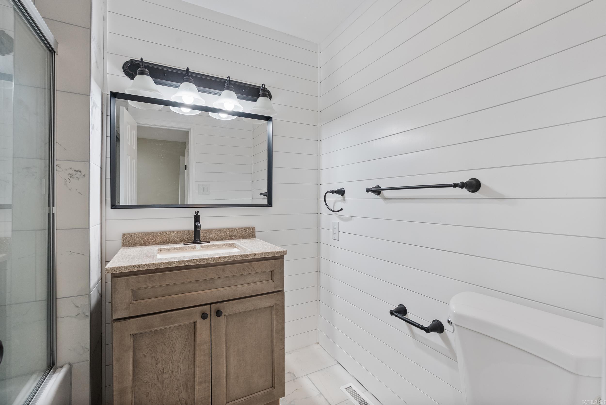 BRIARCLIFF - LAKE - Residential