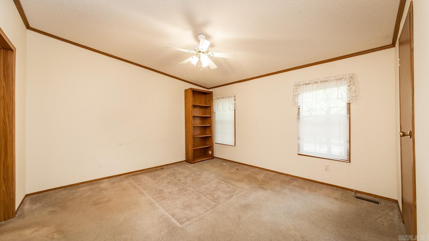 Pine Oaks Villa - Residential