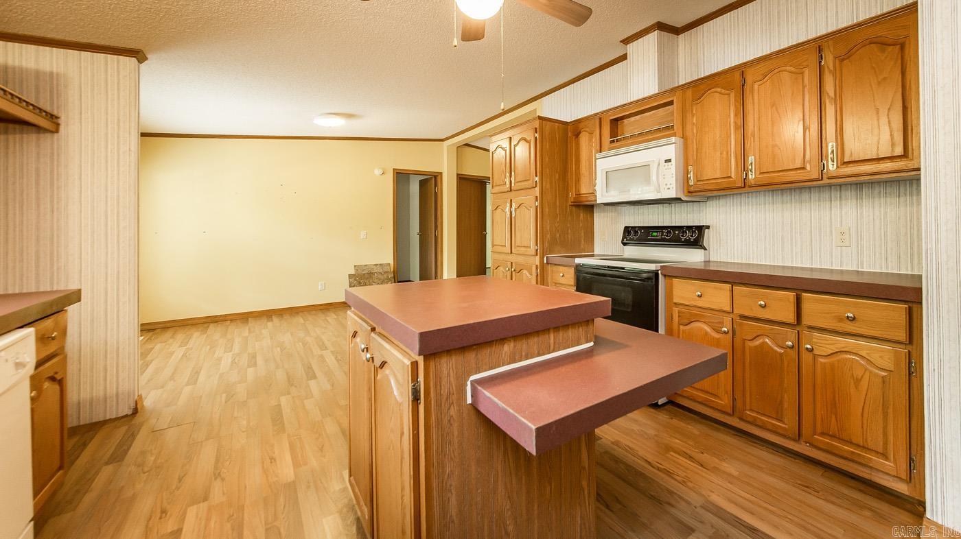 Pine Oaks Villa - Residential