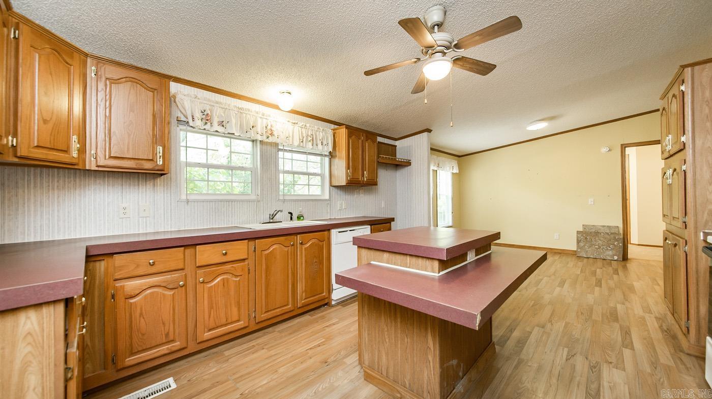 Pine Oaks Villa - Residential