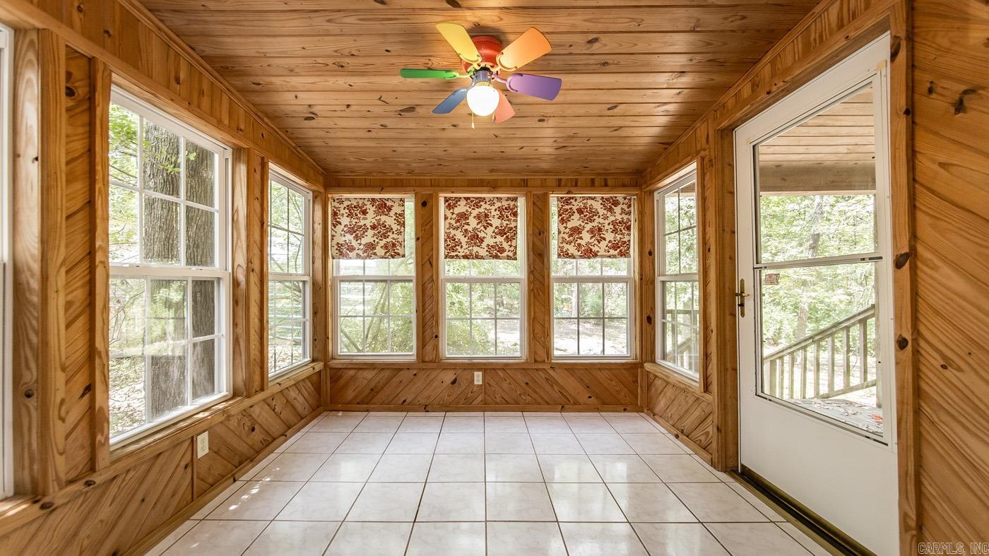 Pine Oaks Villa - Residential