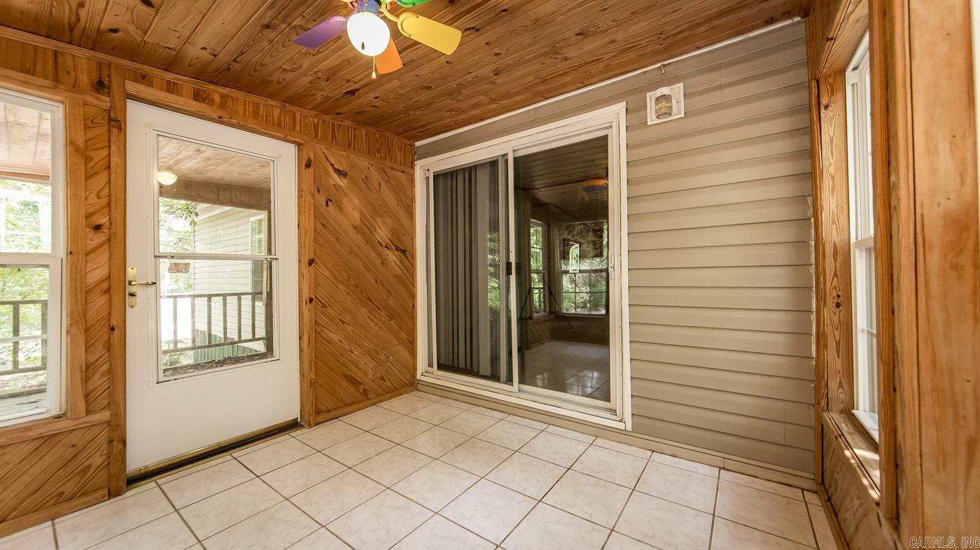 Pine Oaks Villa - Residential