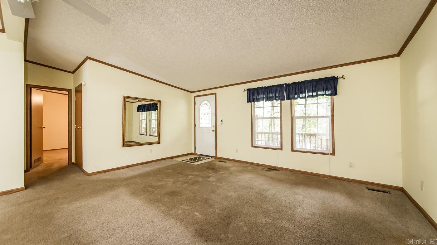 Pine Oaks Villa - Residential