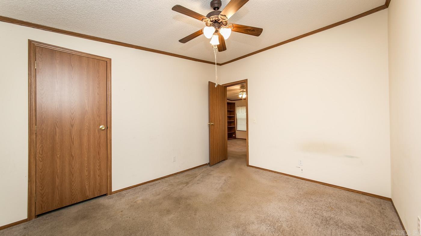 Pine Oaks Villa - Residential