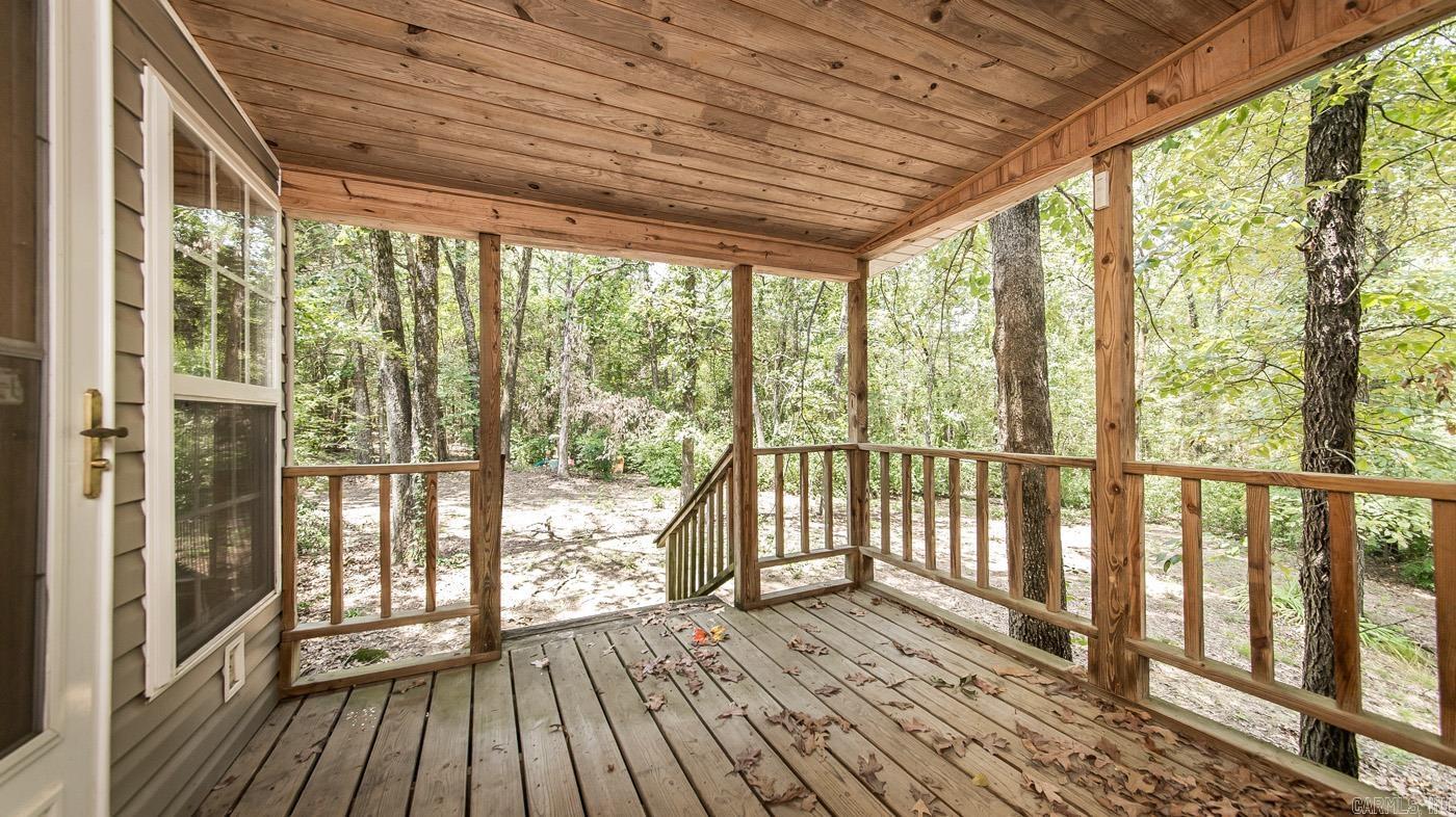 Pine Oaks Villa - Residential