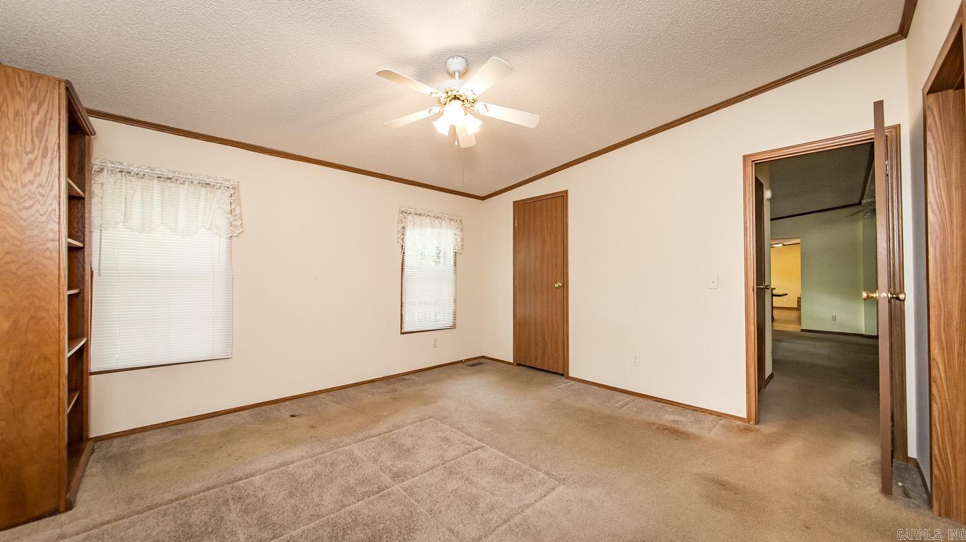 Pine Oaks Villa - Residential