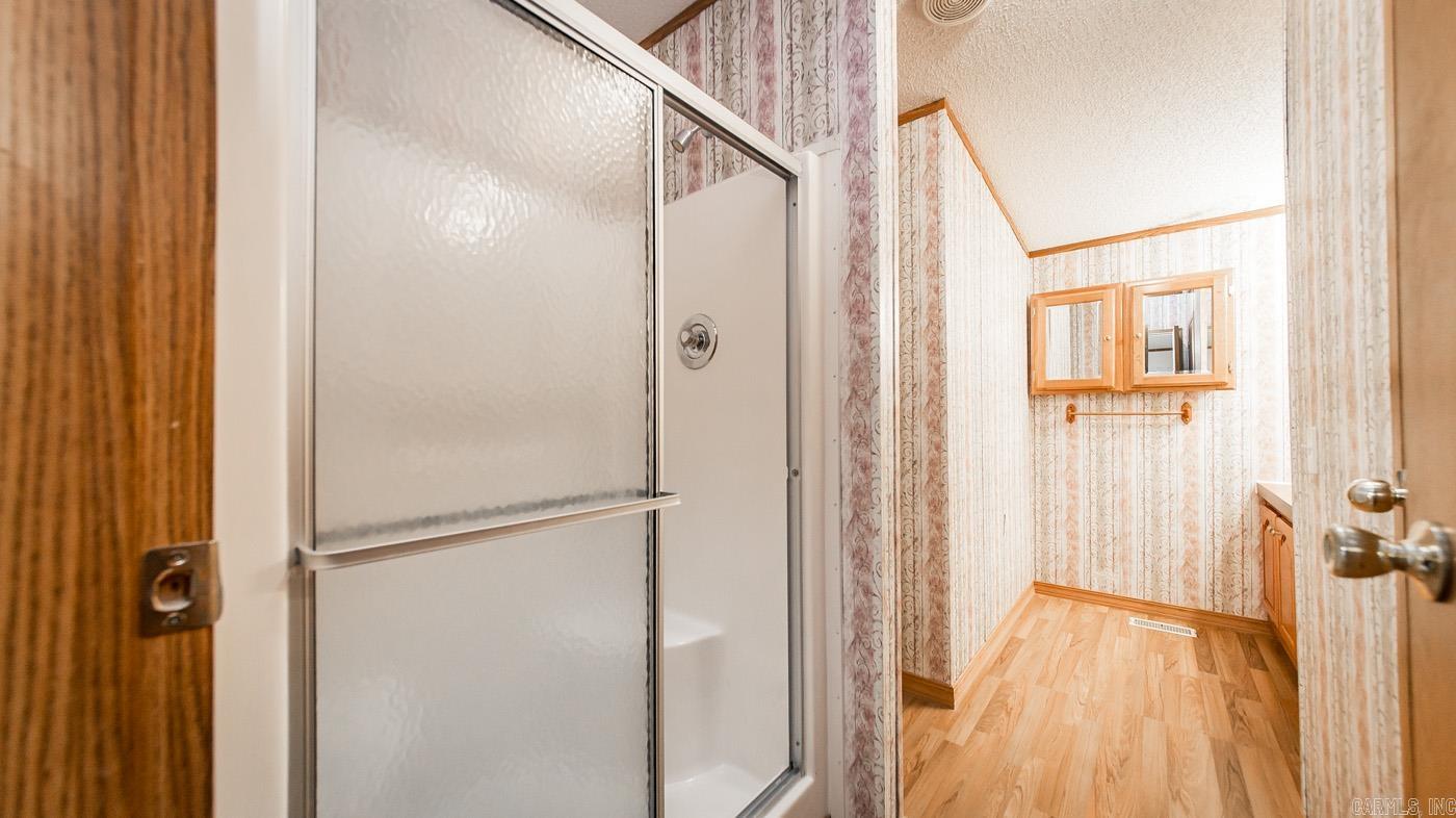 Pine Oaks Villa - Residential