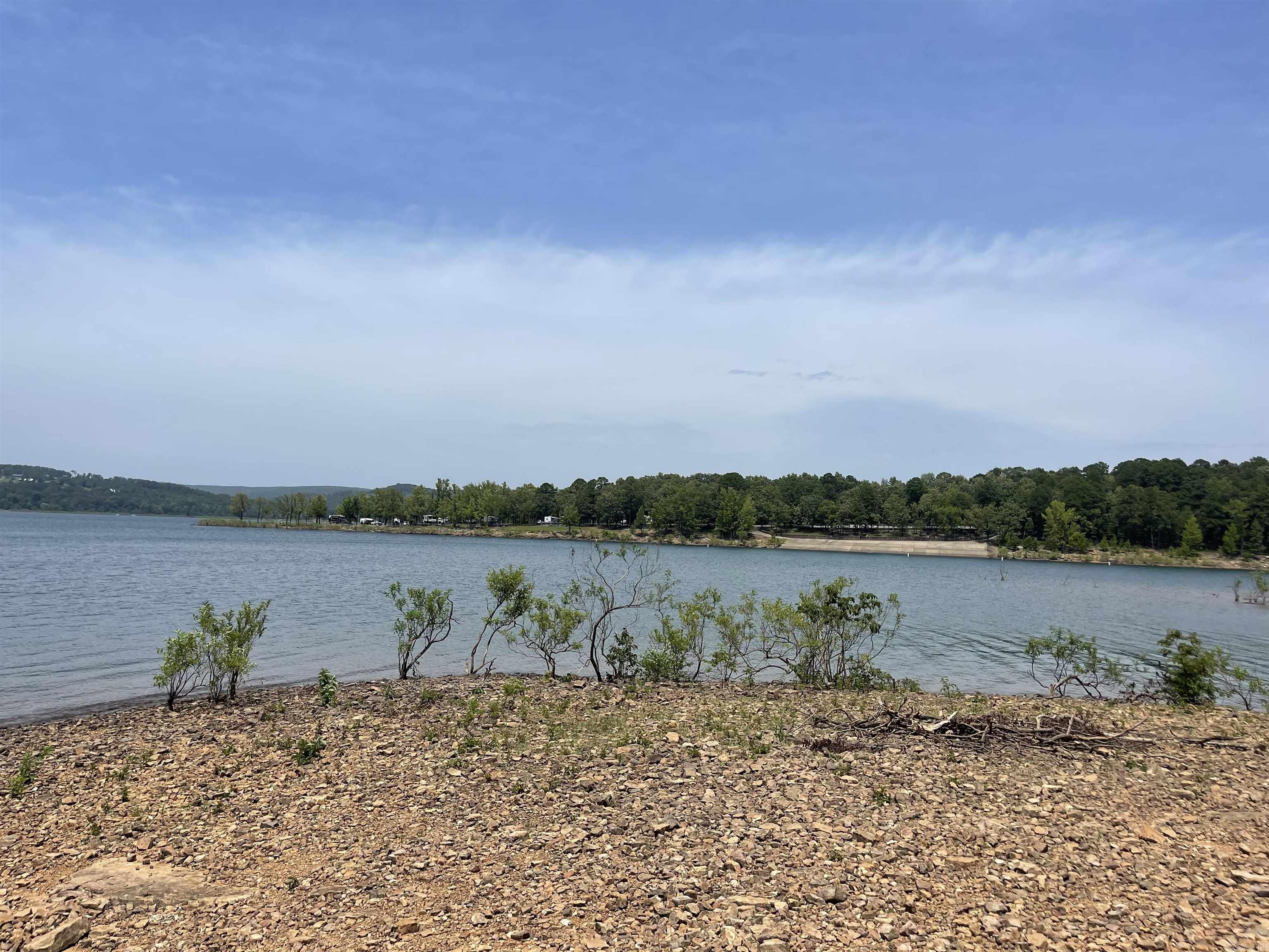 Pine Oaks Villa - Residential