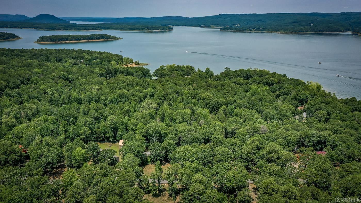 Pine Oaks Villa - Residential