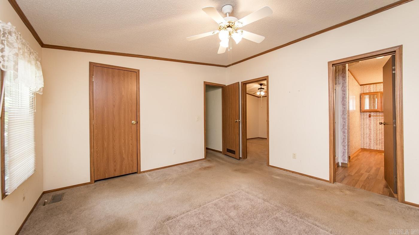 Pine Oaks Villa - Residential