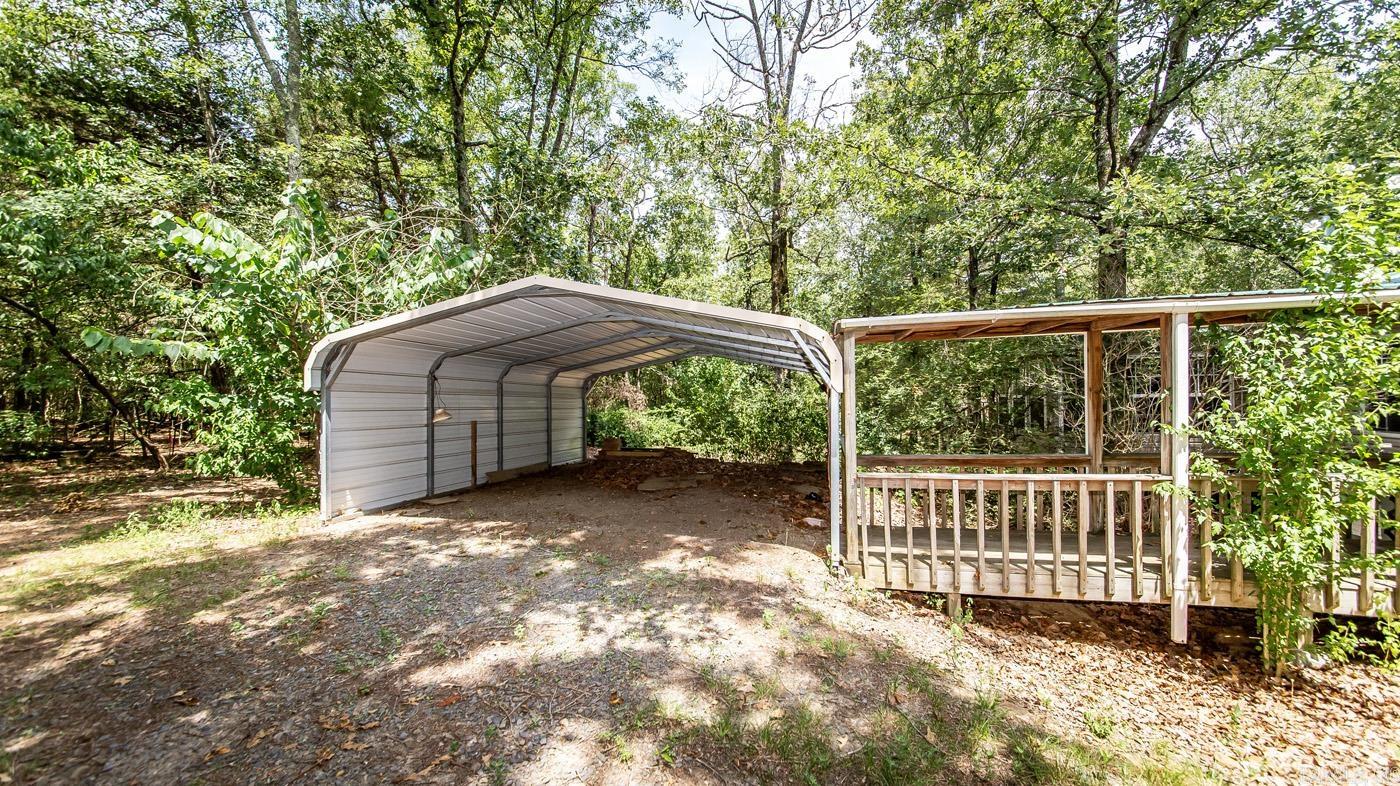 Pine Oaks Villa - Residential