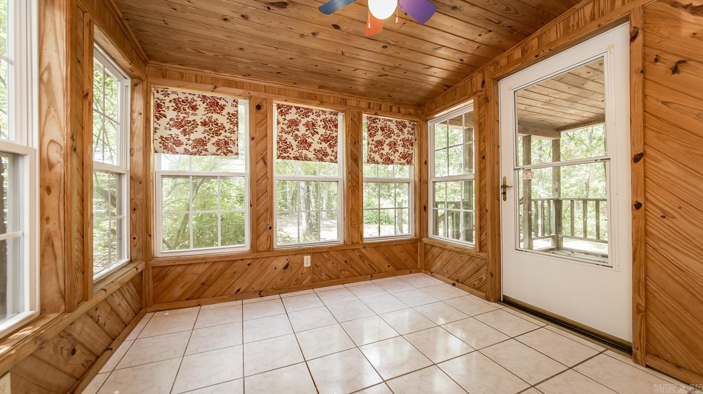 Pine Oaks Villa - Residential