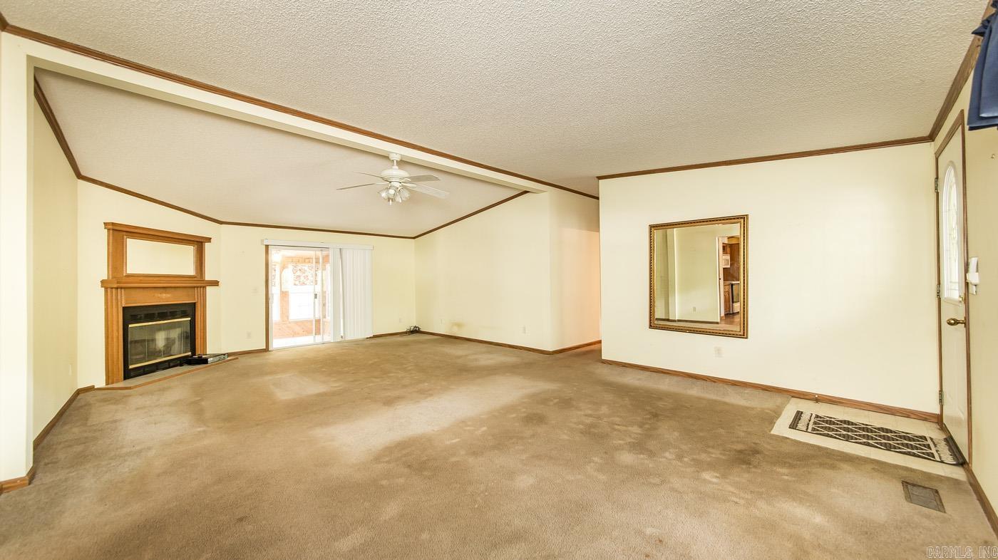 Pine Oaks Villa - Residential