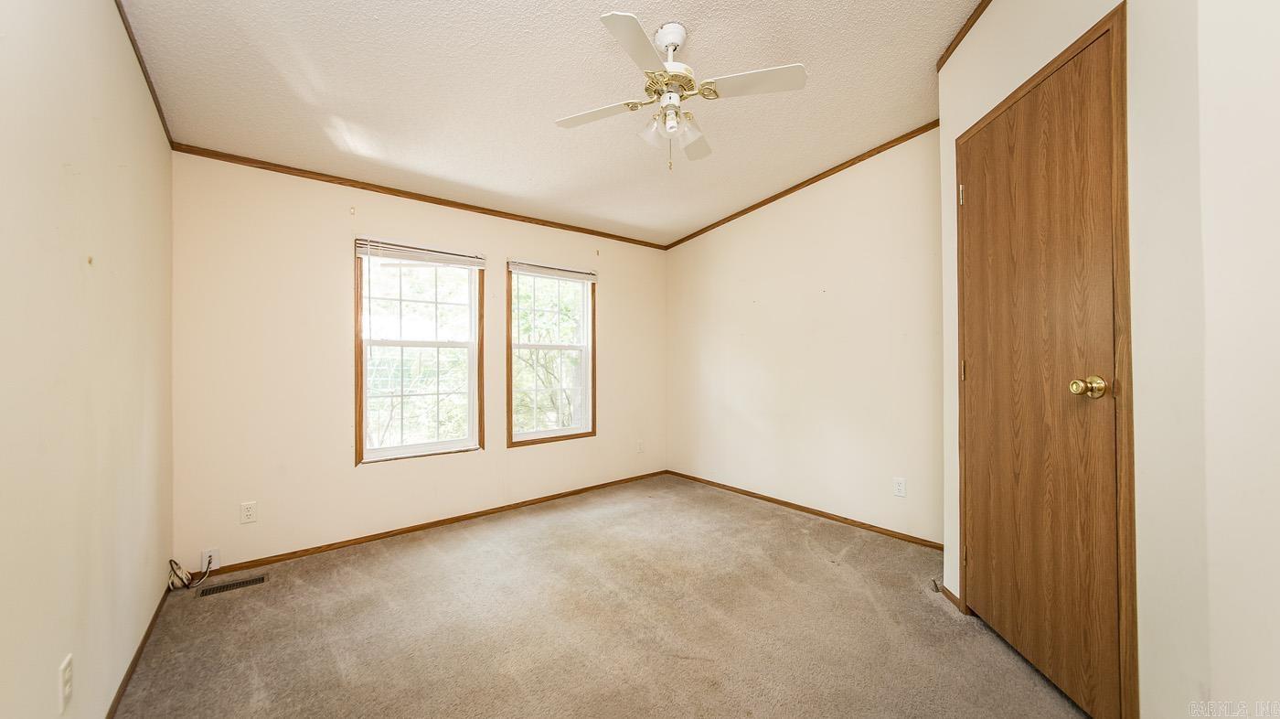 Pine Oaks Villa - Residential