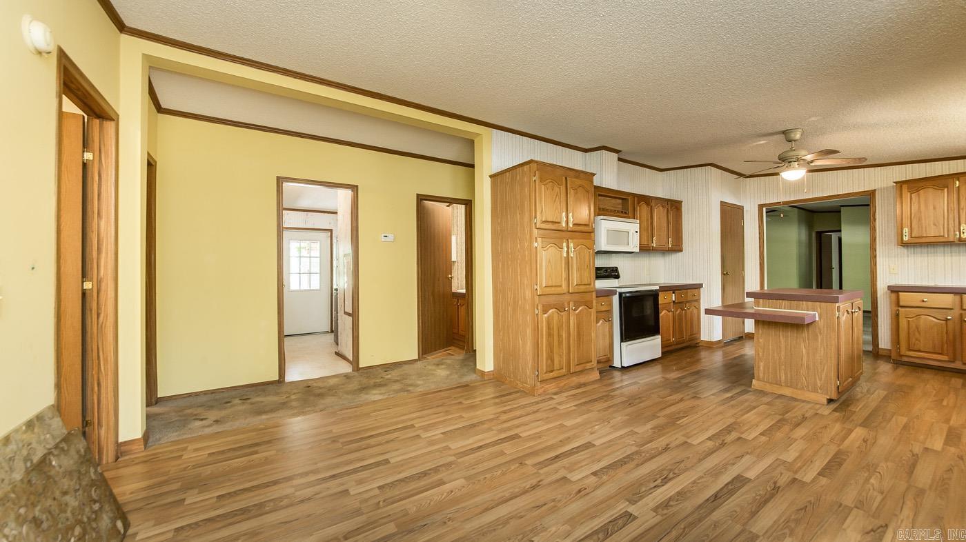 Pine Oaks Villa - Residential