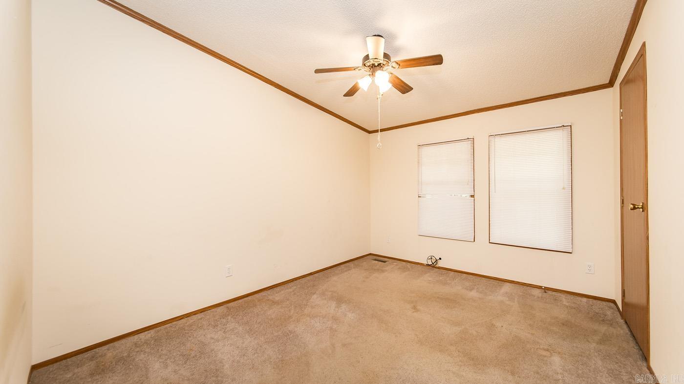 Pine Oaks Villa - Residential