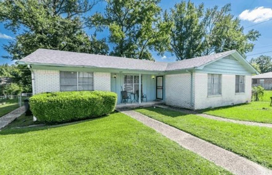 Investor’s Dream! ?? Two fully leased duplexes located in the desirable Royal Manor subdivision of Sherwood, AR — offered together as a package deal. Each property features two spacious 3-bedroom, 2-bathroom units with functional layouts and strong rental history.  These well-maintained brick and masonry homes offer central heat and air, level lots, and long-term tenants in place, making this a truly turnkey opportunity. With both properties conveniently located near Sherwood Elementary, Sylvan Hills schools, shopping, and major roadways, you’ll enjoy consistent rental demand and reliable cash flow.  Whether you’re looking to expand your portfolio or start your investment journey, this package delivers value, stability, and location!  Individual Listings & More Photos: 615 & 617 Brierly Dr – MLS #25040008 618 & 620 Newcastle Dr – MLS #25040010  Don’t miss out on this rare chance to acquire four income-producing units in one purchase!