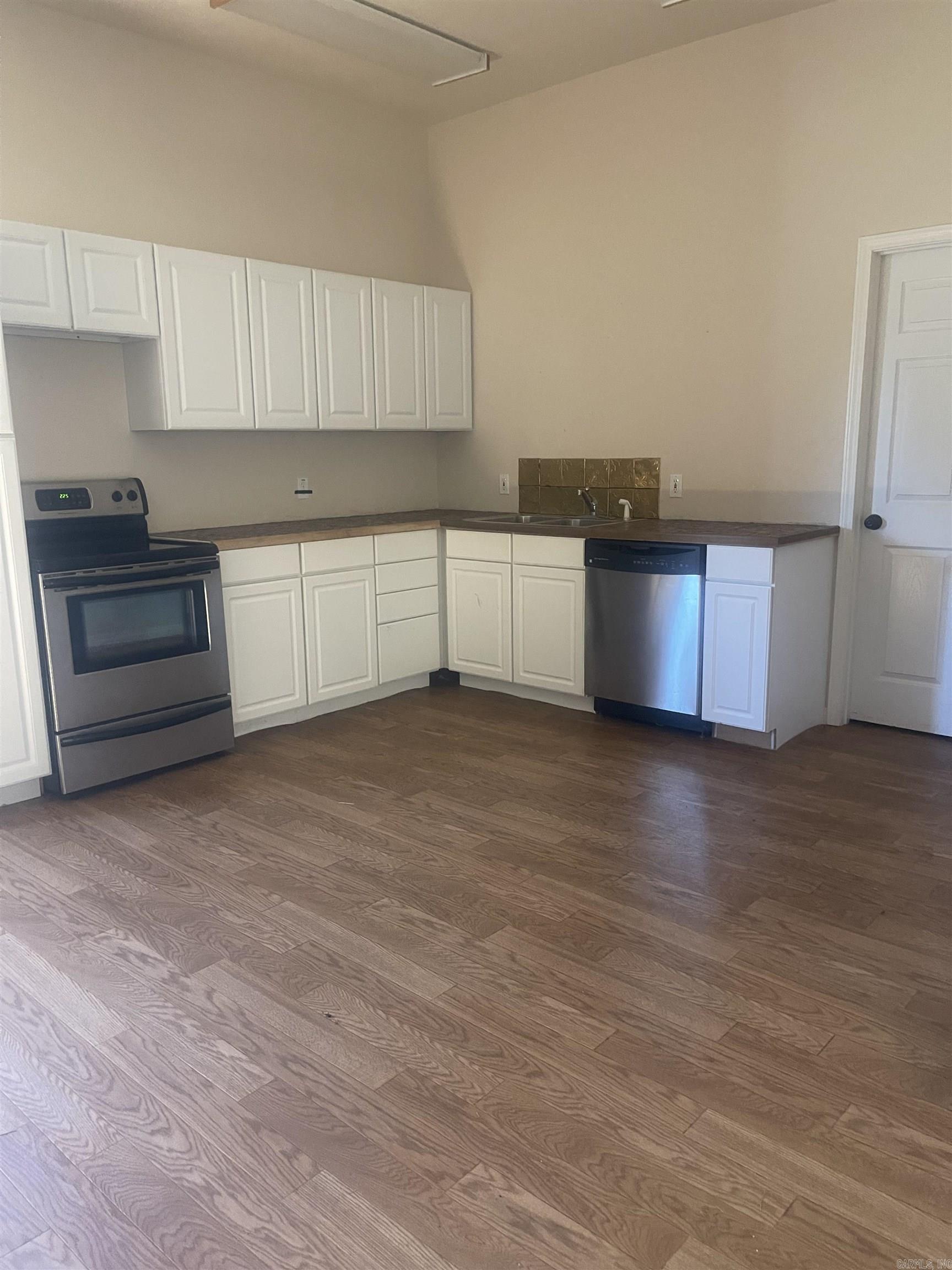 METES & BOUNDS - Commercial Sale