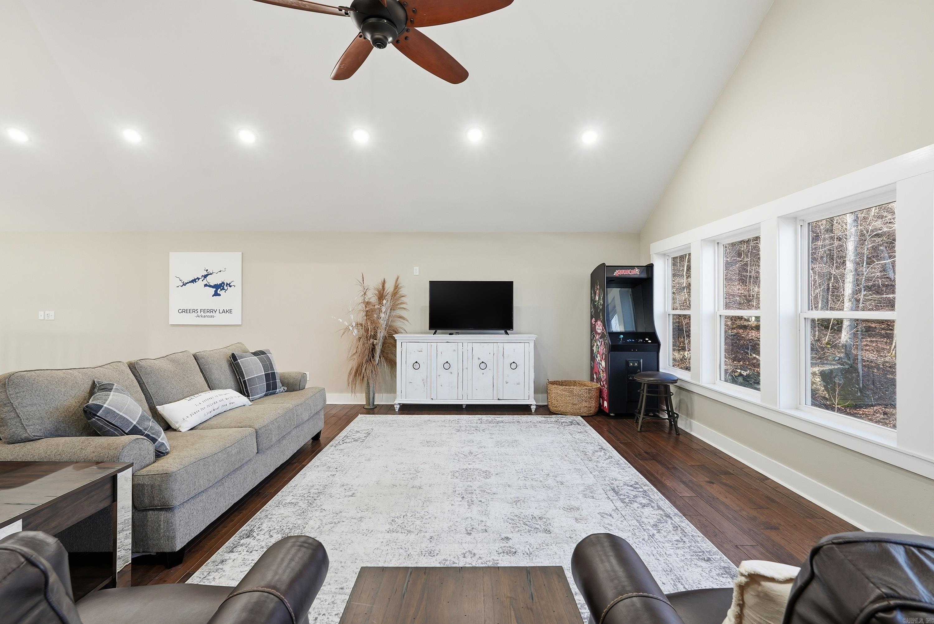 Watersedge Estates - Residential