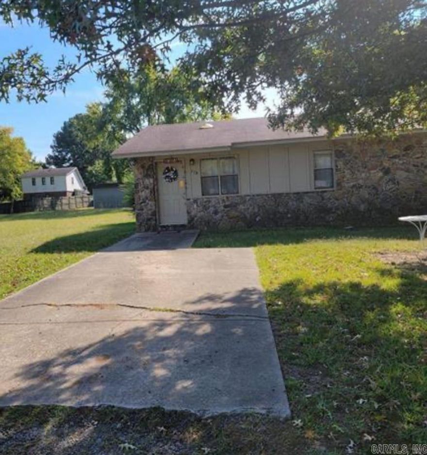 Updated duplex close to south school district. Close to shopping and LRAFB.
