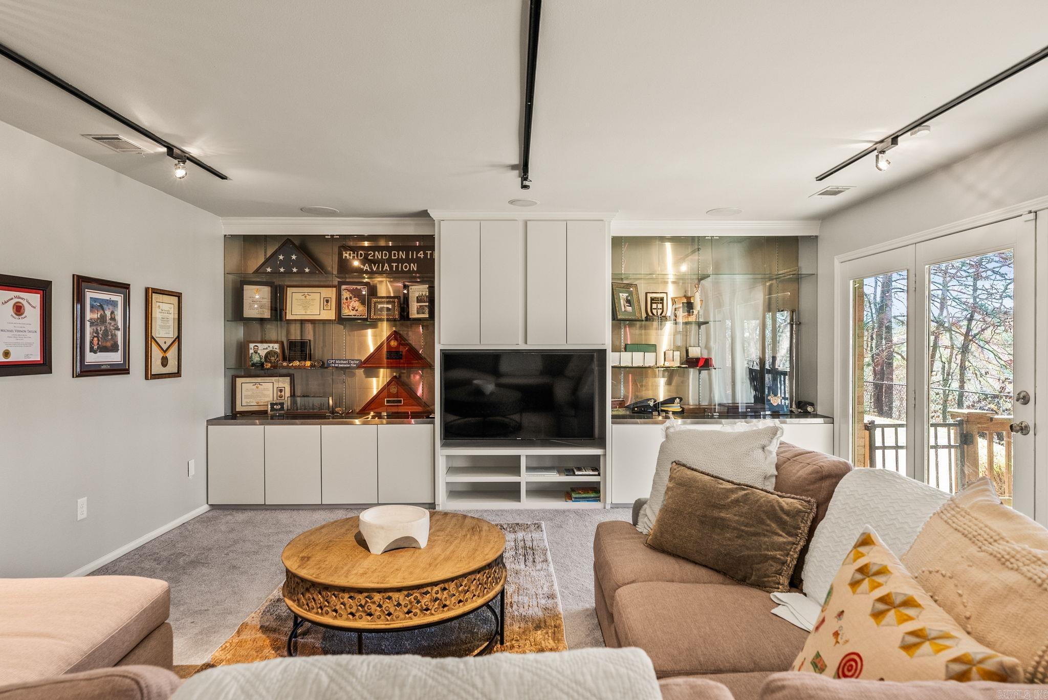 HENDRIXSON - Residential