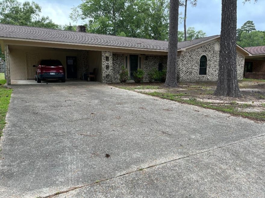 Beautiful home in a great neighborhood. Enough room for everyone. Three bedrooms and two bathrooms. Call today to make it yours.