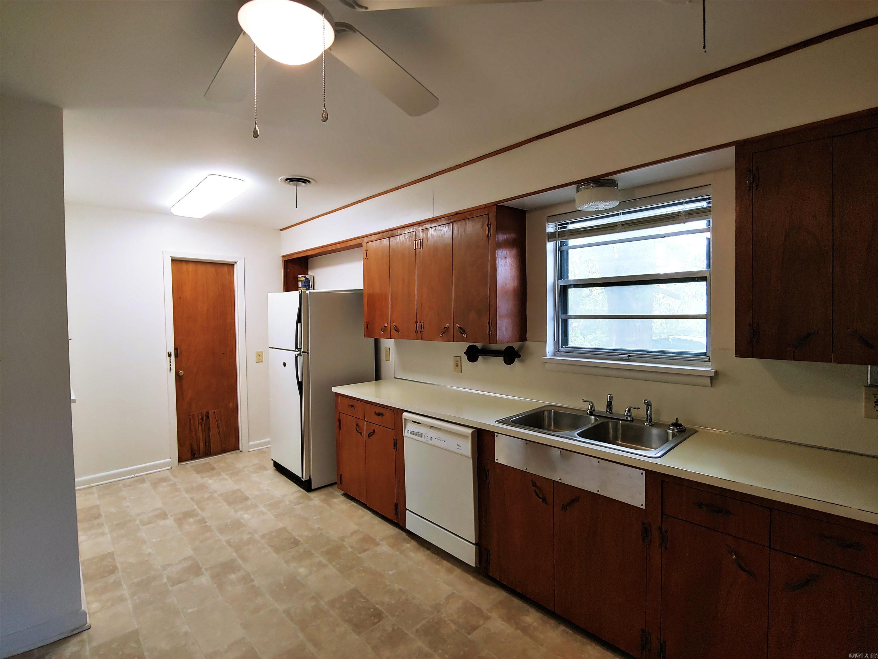 Schoolwood - Residential Lease