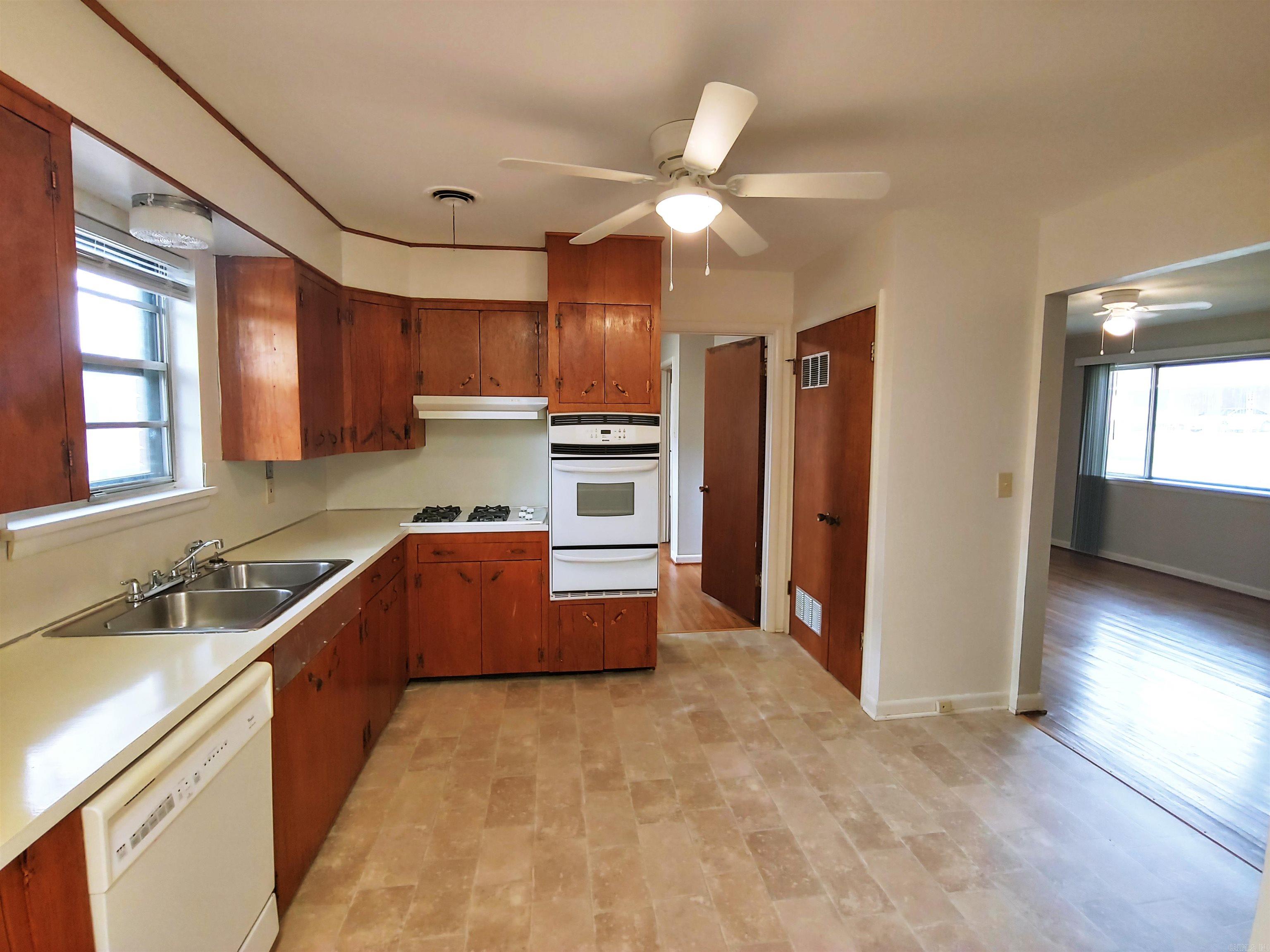 Schoolwood - Residential Lease