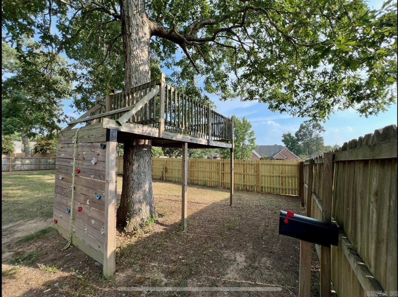 LONGHILLS VILLAGE - Residential