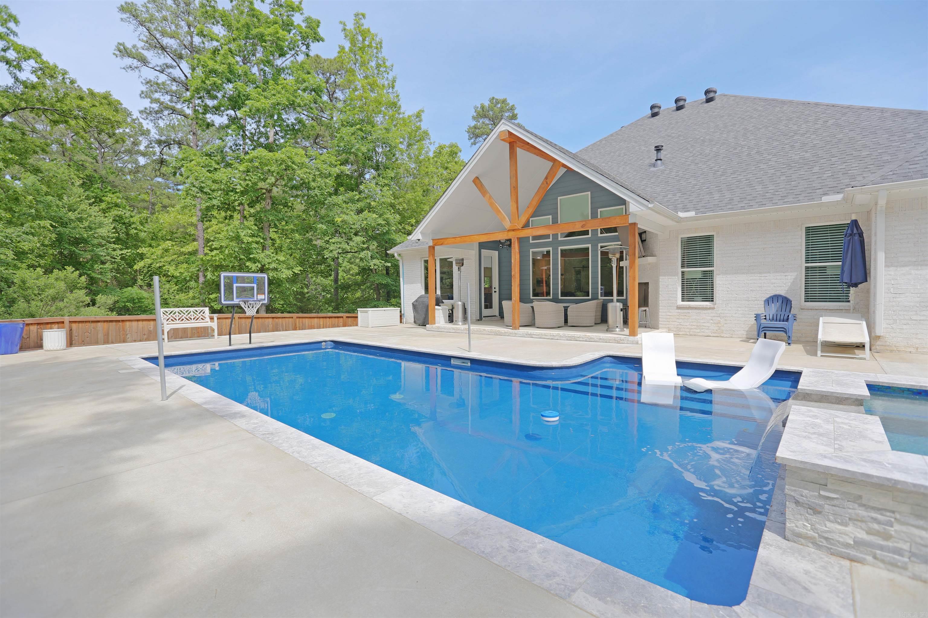 CHENAL VALLEY "CAUREL COURT" - Residential