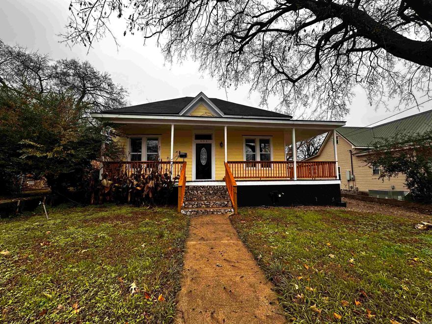 Take a look at this charming home on a large lot in the heart of Hot Springs that has recently underwent a complete renovation.  This property boasts many upgrades. This home would be perfect for a 1st time home buyer as well as an investor for a long term rental.  Don't miss this opportunity to make this your home.  Seller will consider any offer, owner financing and/or trade for other properties.