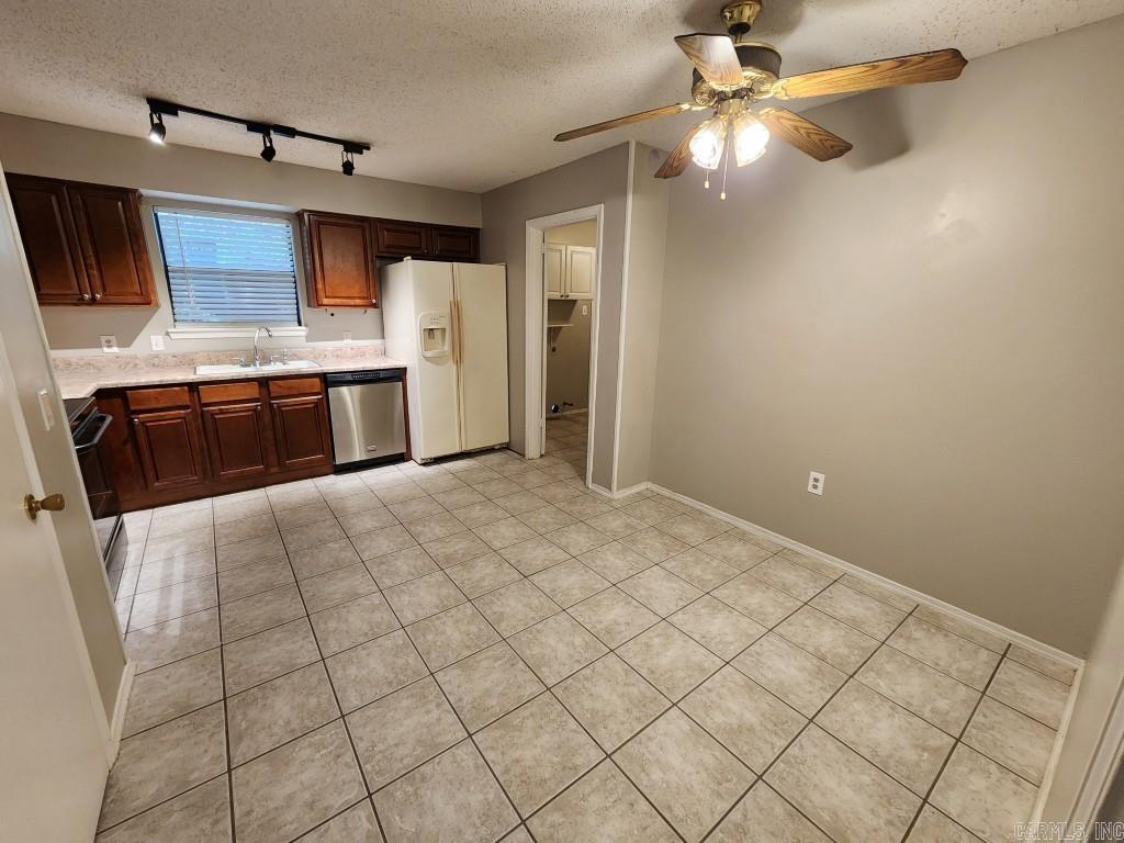 ROLLING OAKS - Residential