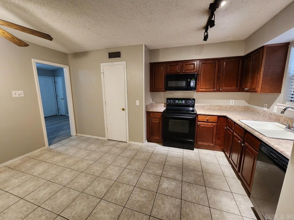 ROLLING OAKS - Residential