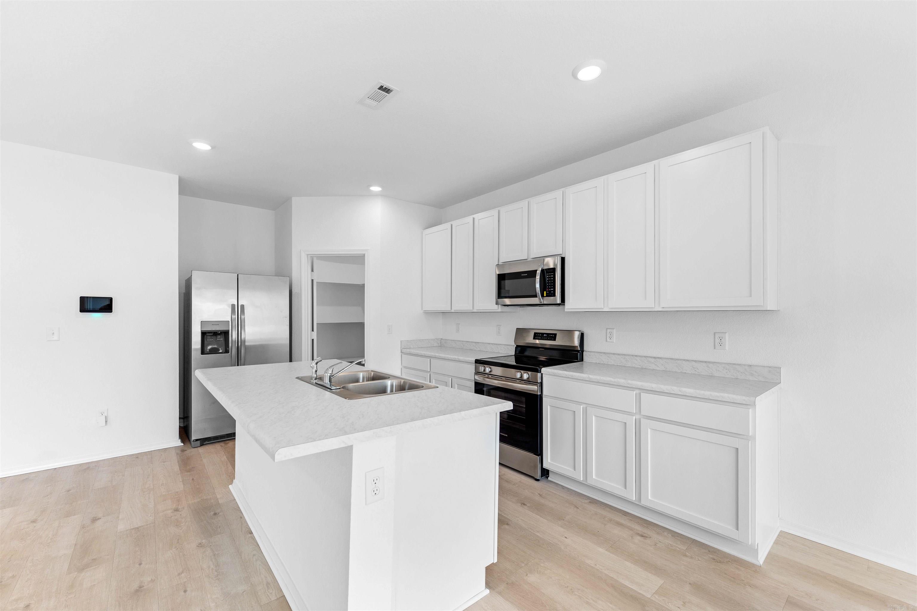 WHITE OAK CROSSING - Residential