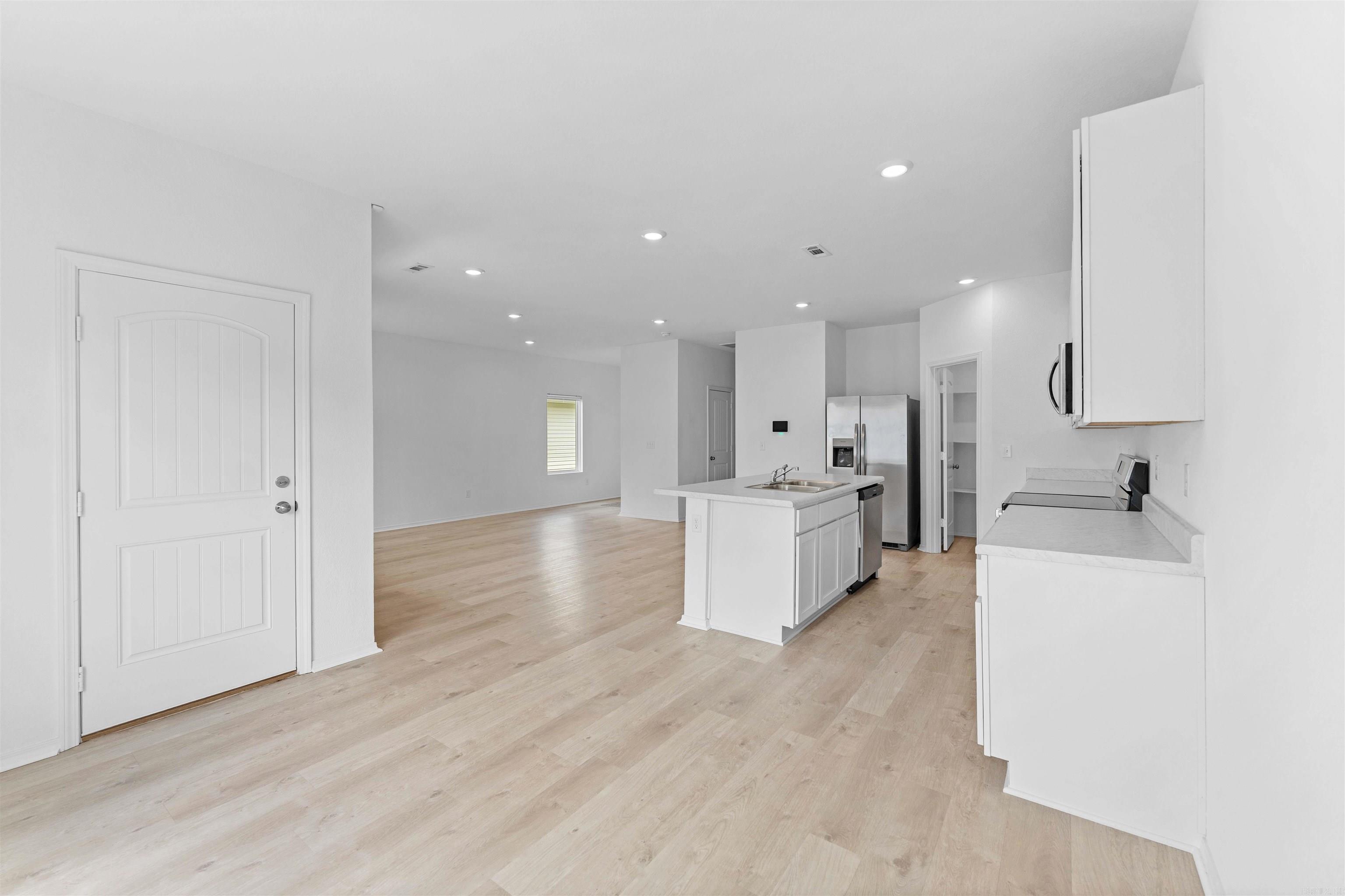 WHITE OAK CROSSING - Residential