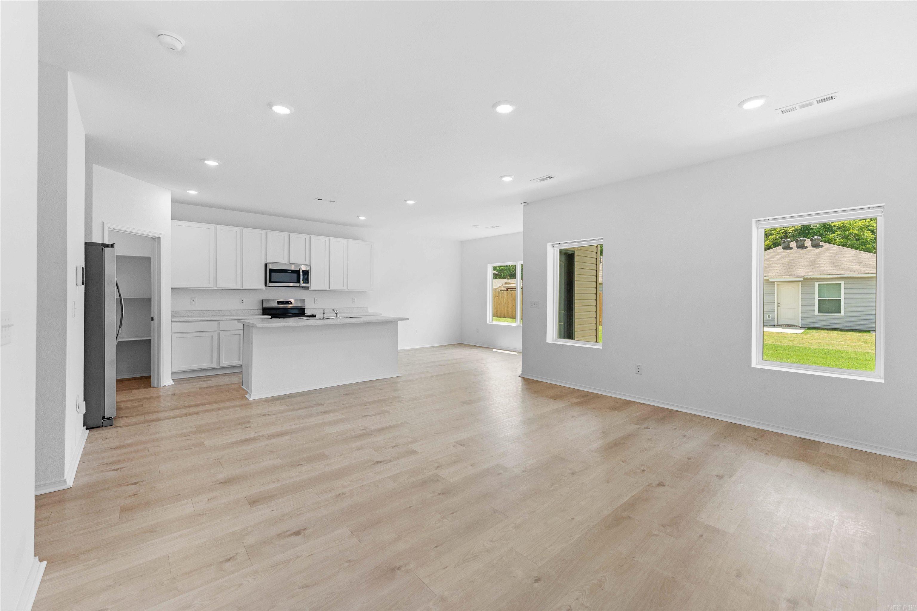 WHITE OAK CROSSING - Residential