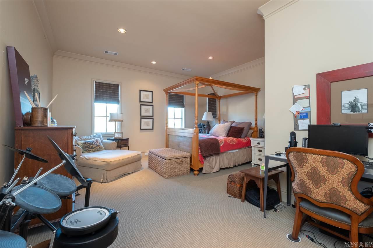 CHENAL VALLEY SOLOGNE CIRCLE - Residential