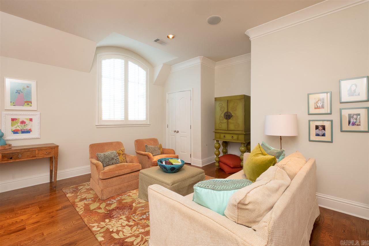 CHENAL VALLEY SOLOGNE CIRCLE - Residential