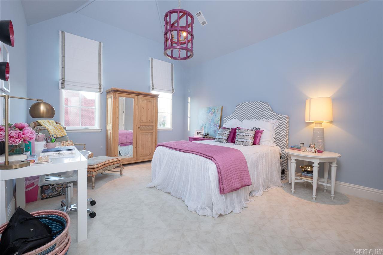 CHENAL VALLEY SOLOGNE CIRCLE - Residential