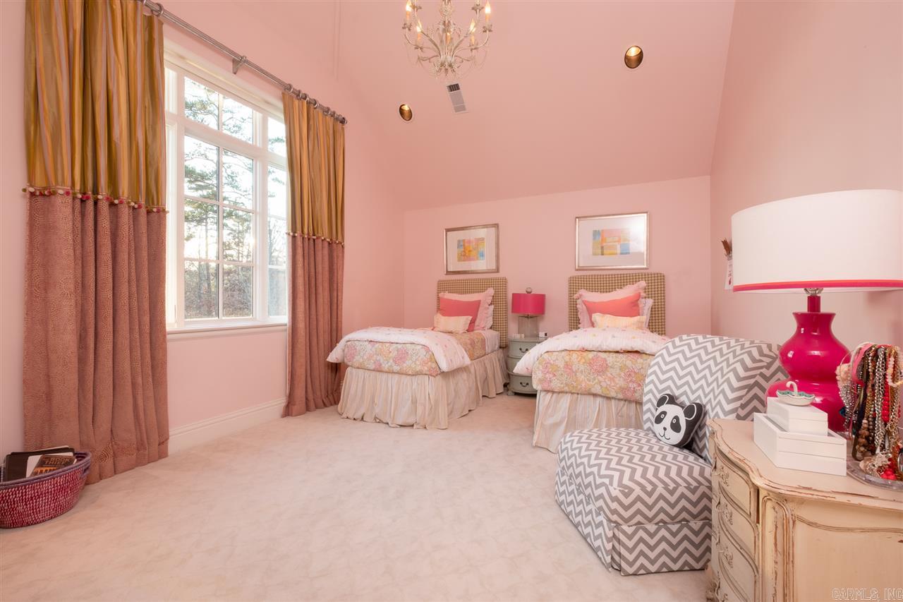 CHENAL VALLEY SOLOGNE CIRCLE - Residential