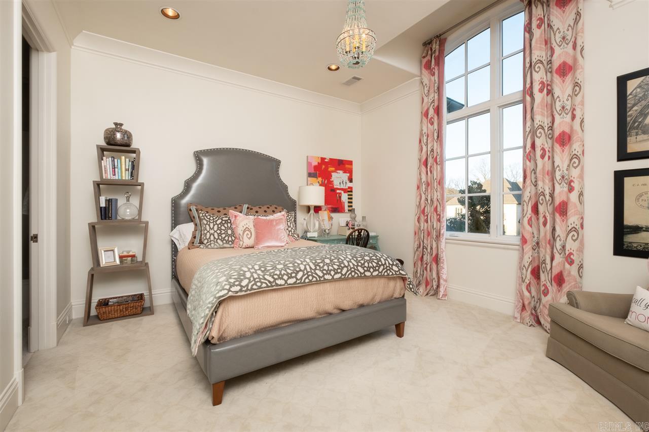 CHENAL VALLEY SOLOGNE CIRCLE - Residential