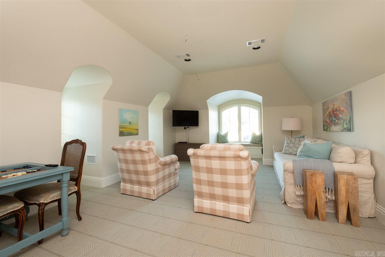 CHENAL VALLEY SOLOGNE CIRCLE - Residential