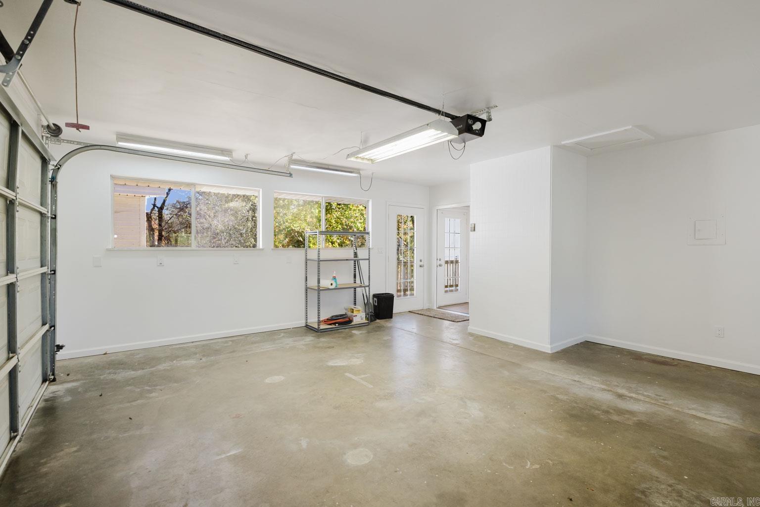 WATSON MANOR - Residential