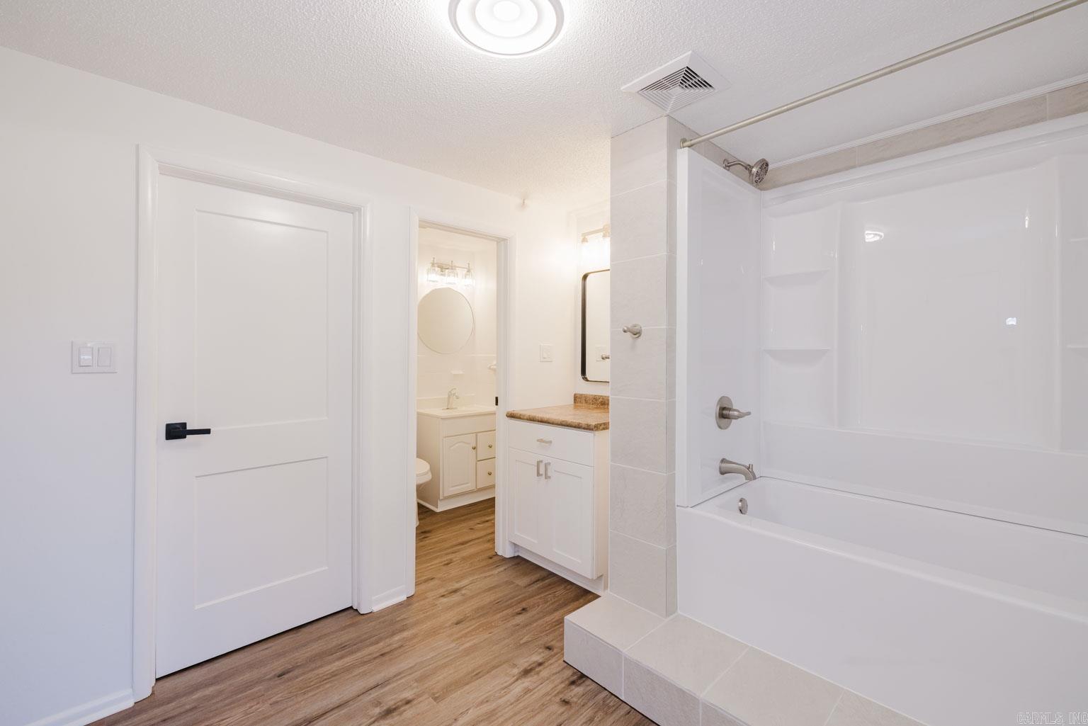 WATSON MANOR - Residential